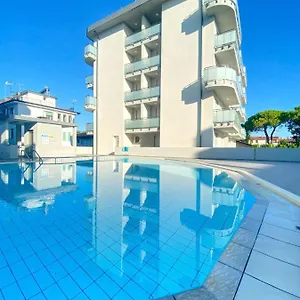 Trilocale Con Piscina - Agenzia Cocal Apartment